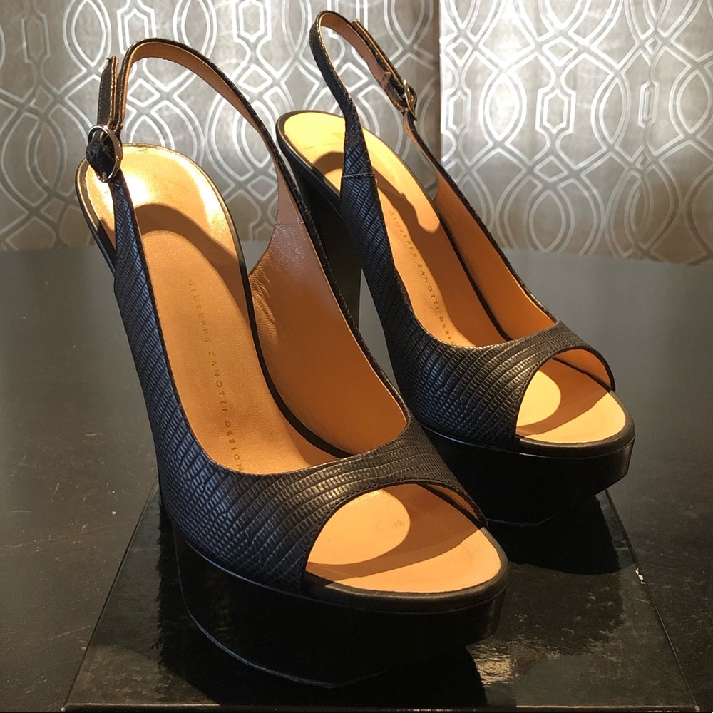 Giuseppe Zanotti PODIO NERO E00211